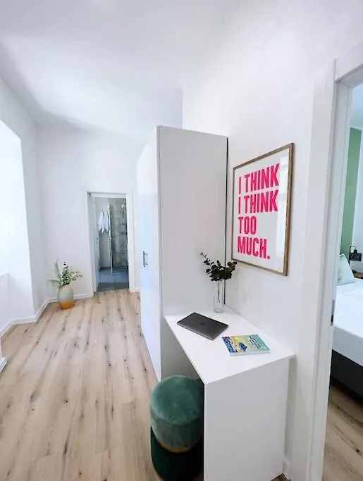 New Design Studio Kingsize Bed Apartment Pula Croatia