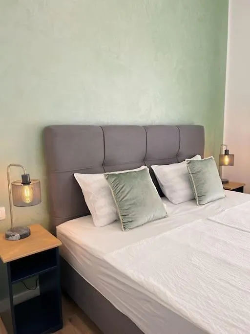 New Design Studio Kingsize Bed Apartment Pula
